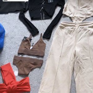 Fashion nova items tags all attached